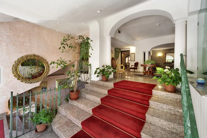 Colonna Palace Hotel Mediterraneo - Image 1