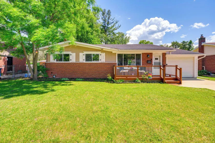 Charming Ann Arbor Getaway w/ Deck: Near Downtown! - Image 1
