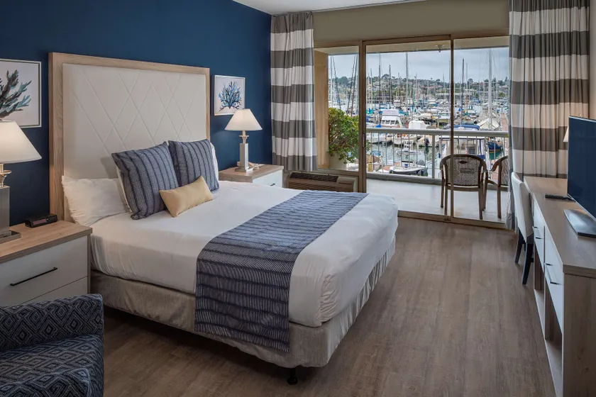 Bay Club Hotel and Marina - Image 1