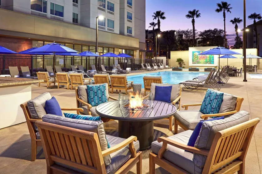 Anaheim Resort Suites - Image 1