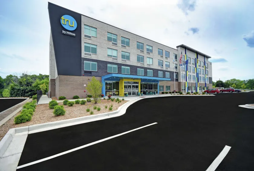 Tru by Hilton Grand Rapids Airport - Image 1