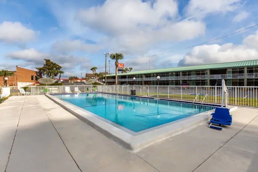 Econo Lodge Lake City-North - Image 1