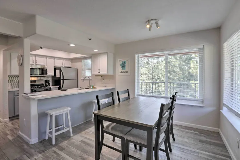 < 1 Mi to Slopes! 'Heavenly Daze Chalet' in Tahoe - Interiör