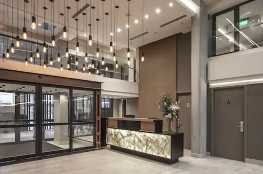 Huinid Obelisco Hotel - Image 1
