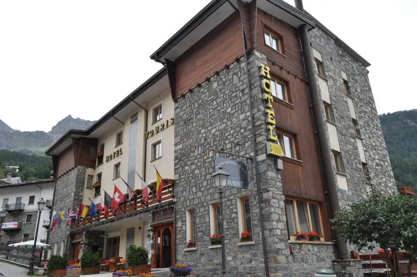 Hotel Tourist - Image 1