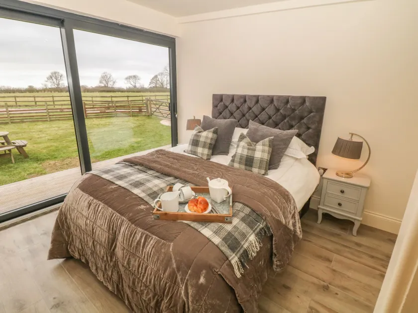 Saddlers - Room