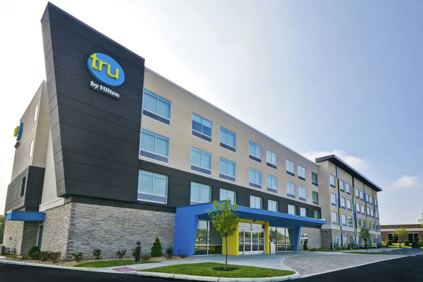 Tru by Hilton Beavercreek Dayton - Image 1