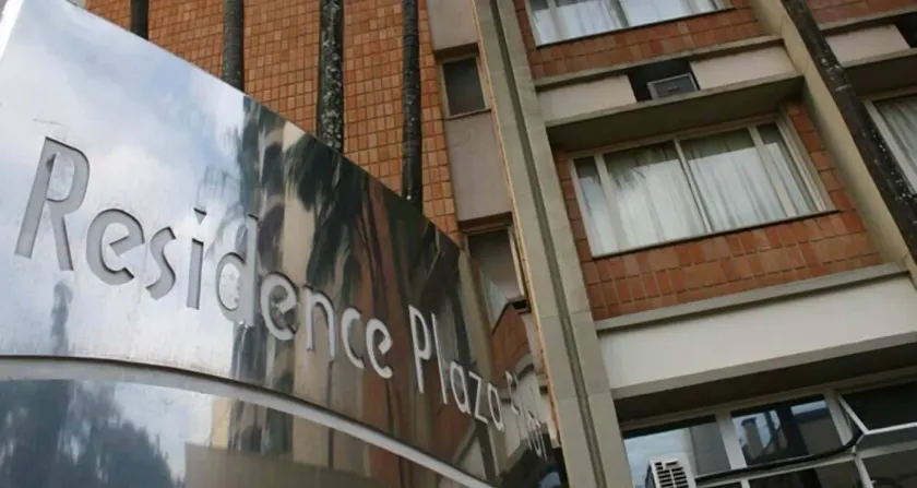 Residence Plaza Flat - Image 1