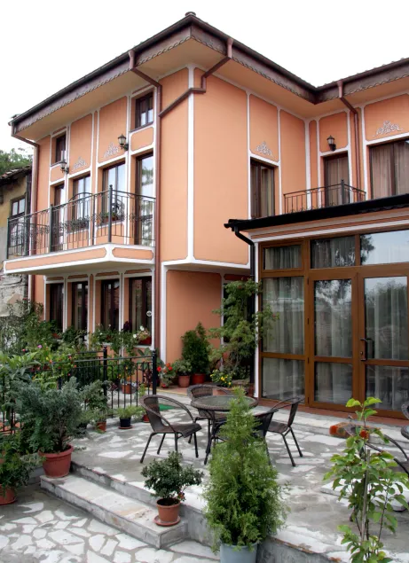 Hotel Alafrangite - Image 1