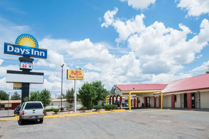 Days Inn by Wyndham Gallup - Image 1
