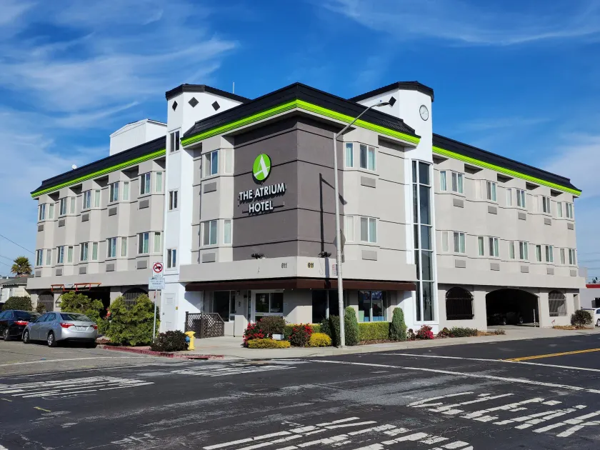 THE ATRIUM HOTEL SFO AIRPORT - FREE Shuttle & Breakfast - Image 1
