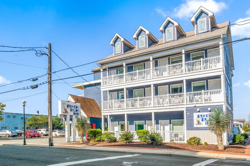 Beach Bum Inn - Image 1