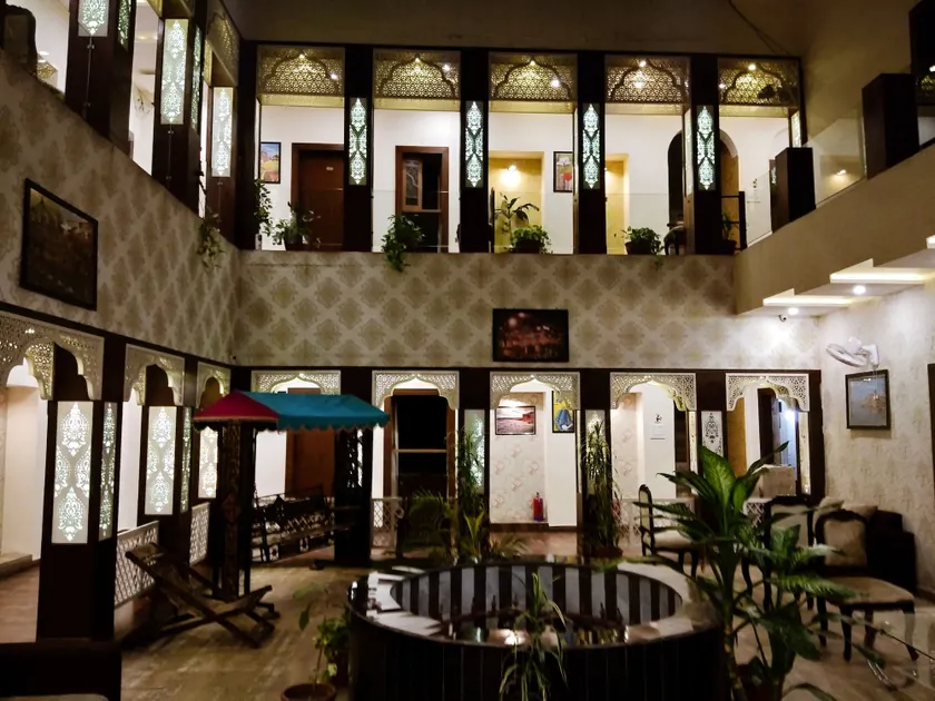 Dwivedi Hotels Sri Omkar Palace - Image 1