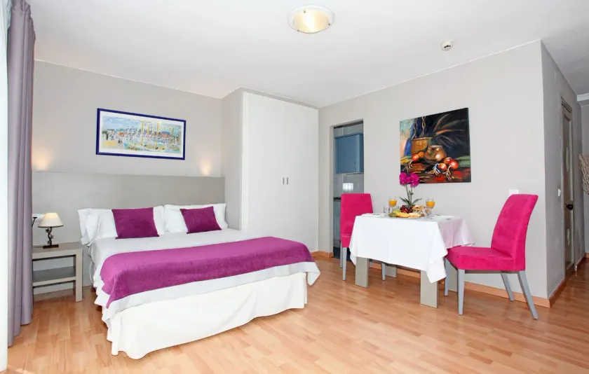 Hotel El Faro Marbella - Image 1