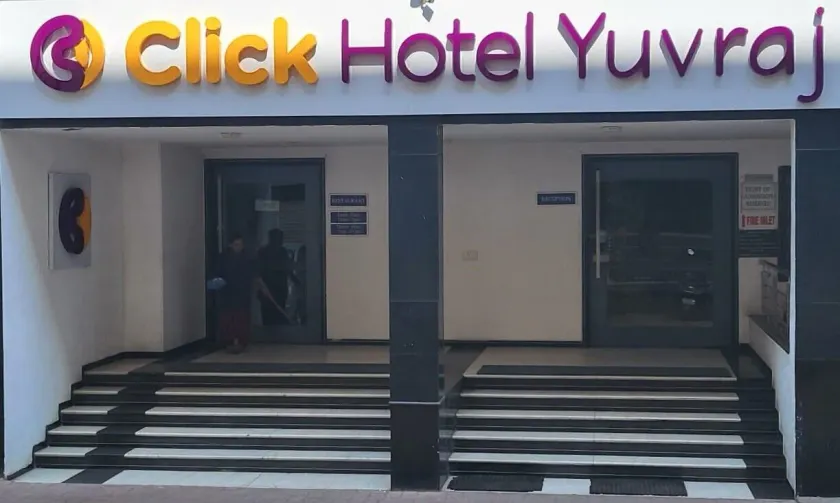 Click Hotel Yuvraj - Image 1
