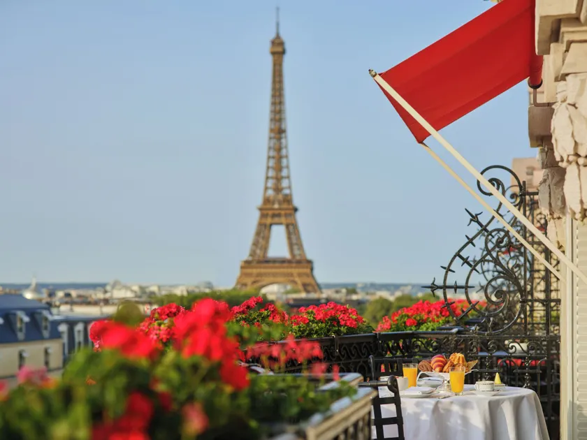 Hôtel Plaza Athénée - Dorchester Collection - Image 1