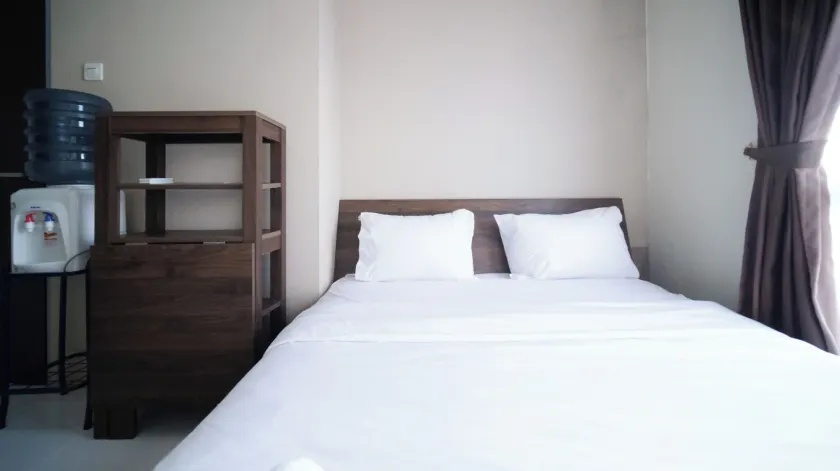 Best Price and Homey 1BR at Tamansari Prospero Sidoarjo Apartment By Travelio - Image 1