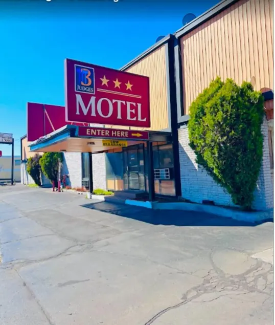Three Judges Motel - Image 1