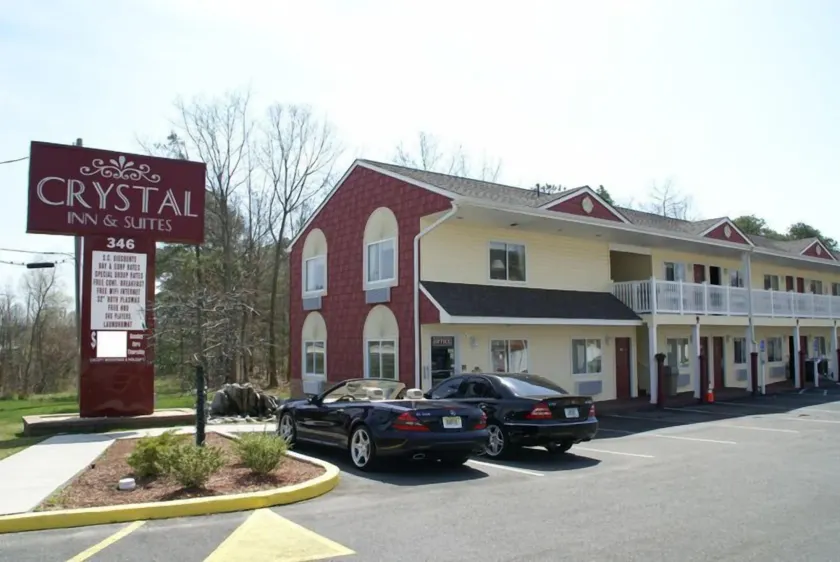 Crystal Inn and Suites - Image 1