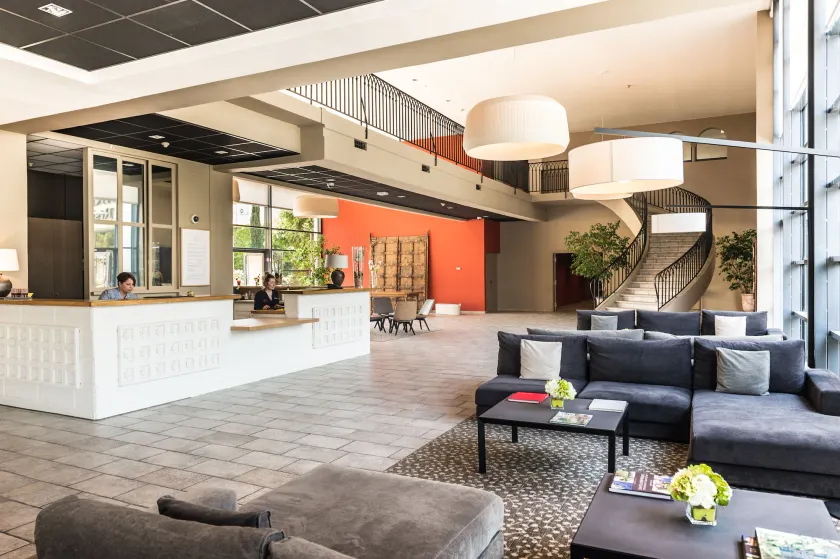 Avignon Grand Hotel - Image 1