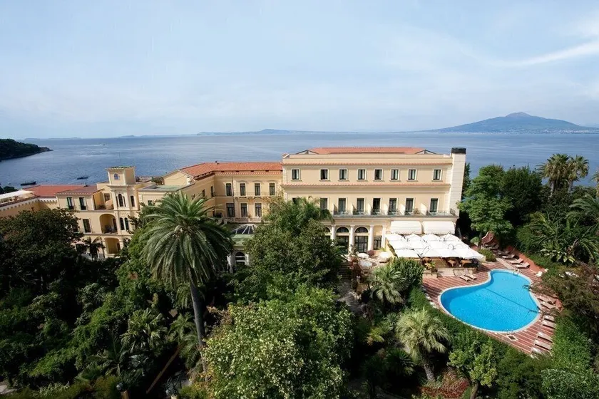 Imperial Hotel Tramontano - Image 1