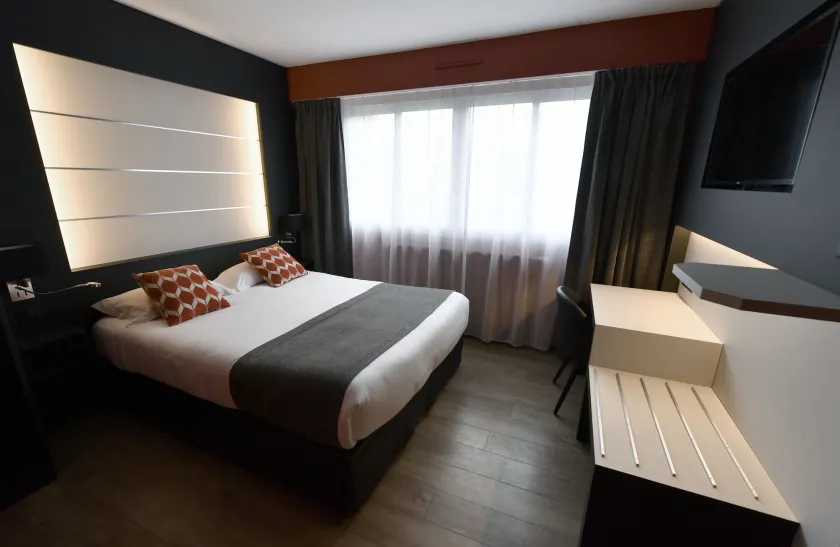 Hôtel Des Quatrans Caen - Image 1