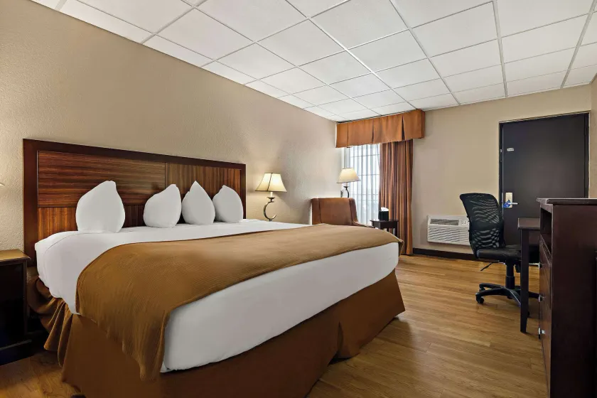 Rodeway Inn McPherson East - Image 1