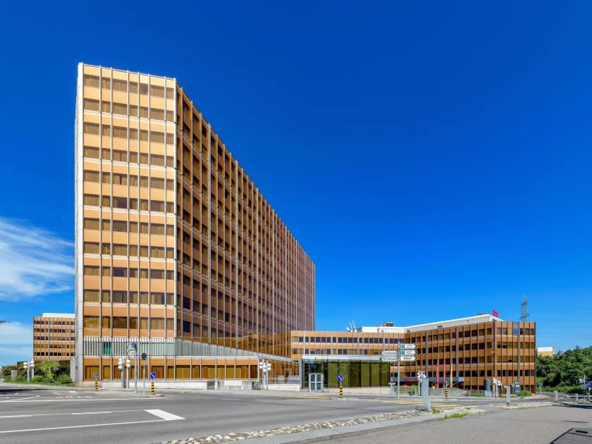Mövenpick Hotel Geneva - Image 1