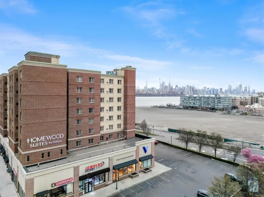 Homewood Suites by Hilton Edgewater - Image 1