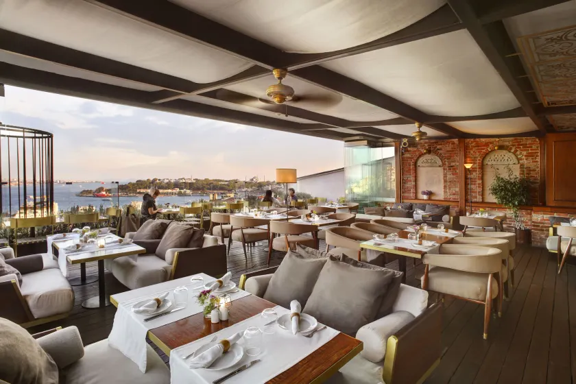 Georges Hotel Galata - Image 1