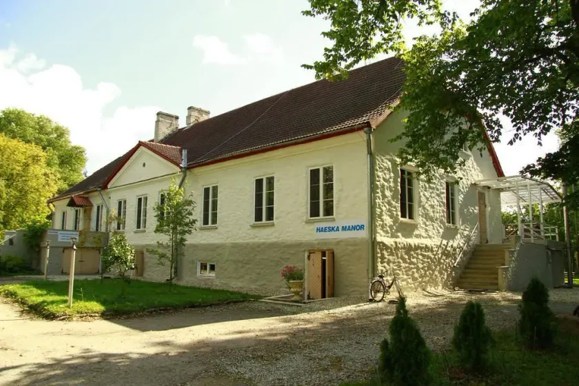 Haeska Manor - Image 1