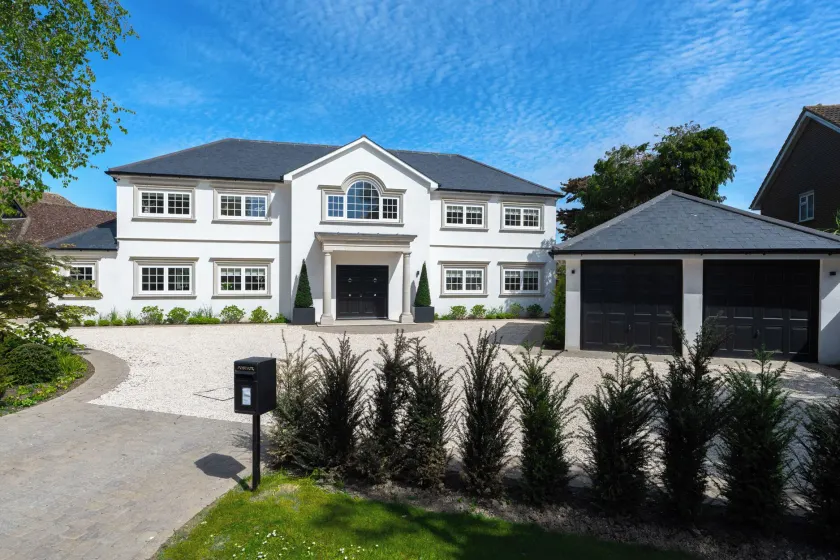 Sea Estate House - Image 1