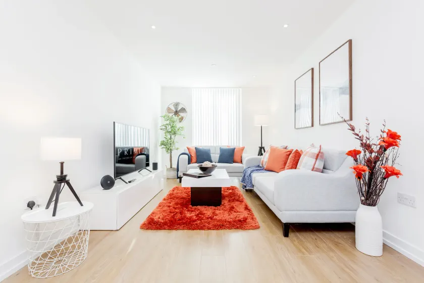 Superior Apartment Bracknell Centre - Image 1