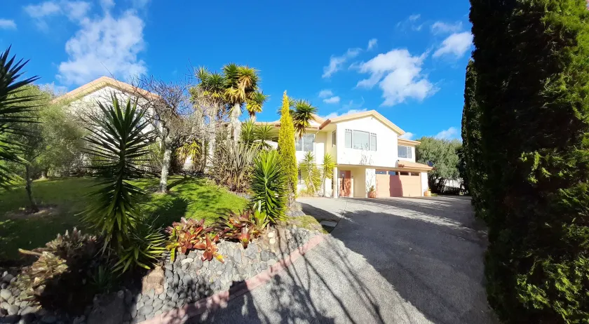 Seascape Villa B&B - Image 1