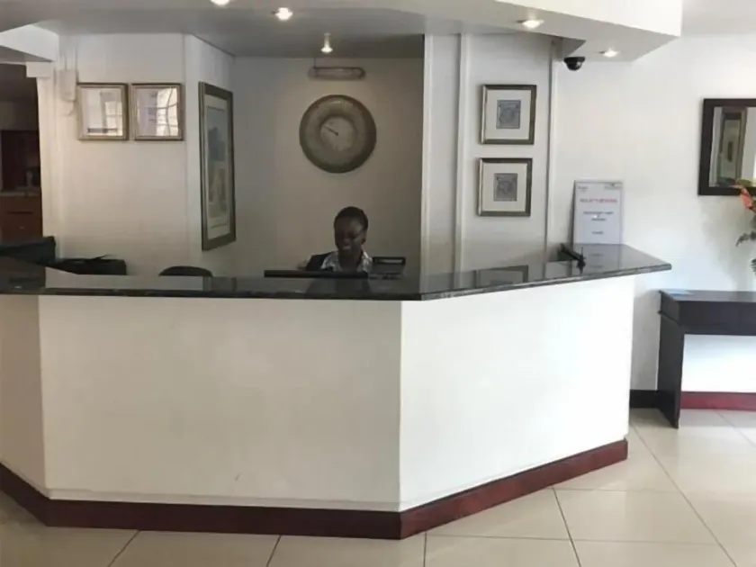Airport Inn and Suites - Lobby