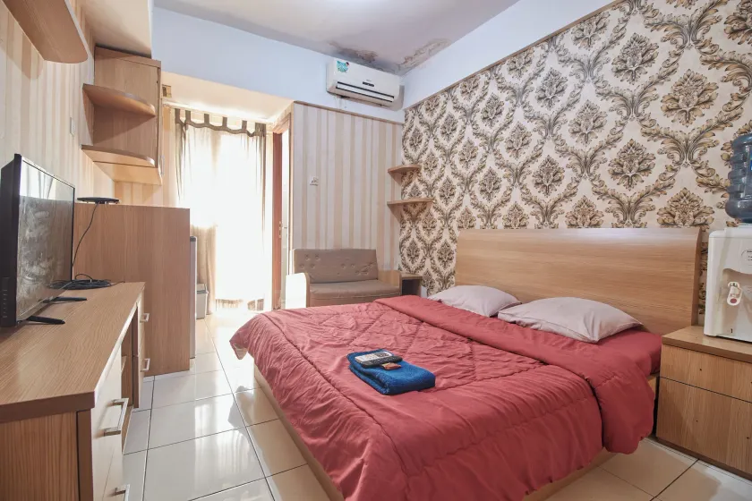 Apartment Green Lake View Ciputat by Celebrity Room - Image 1
