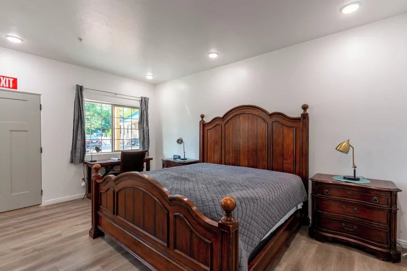 Hurricane Hideaway Lodging - Image 1