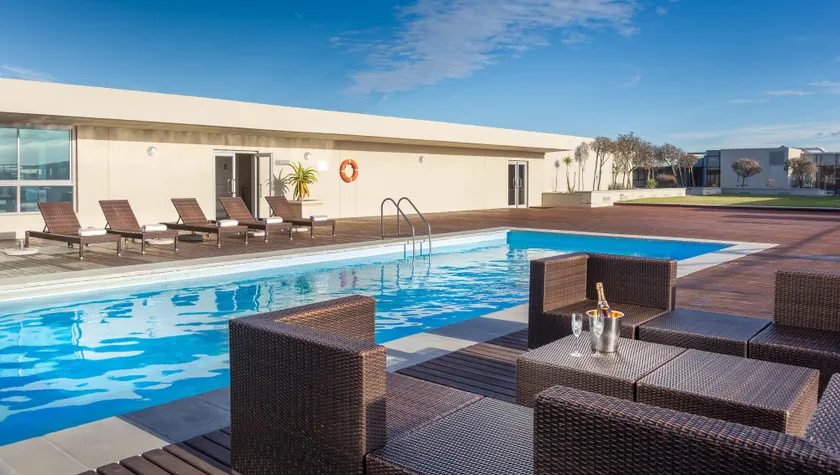 Lagoon Beach Hotel Apartments - Image 1