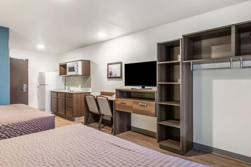 WoodSpring Suites Indianapolis Airport South - Image 1