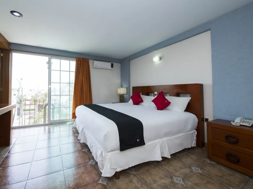 Suites de Reyes - Image 1