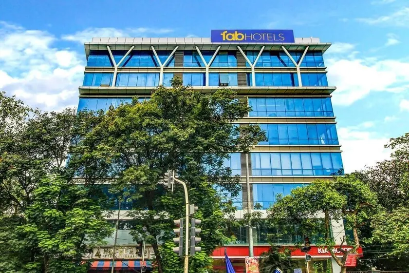 FabHotel Axis International - Nr Mumbai International Airport - Image 1