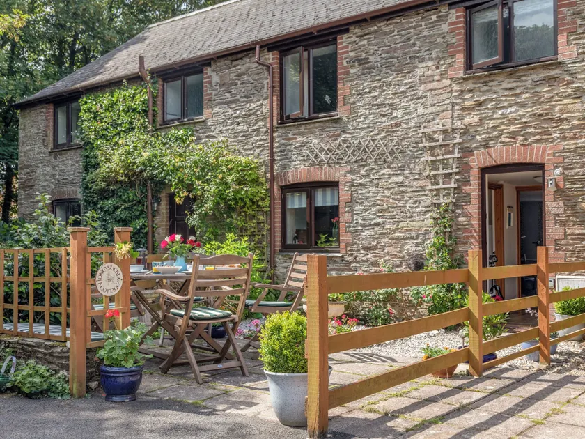 Honeysuckle Cottage - Image 1