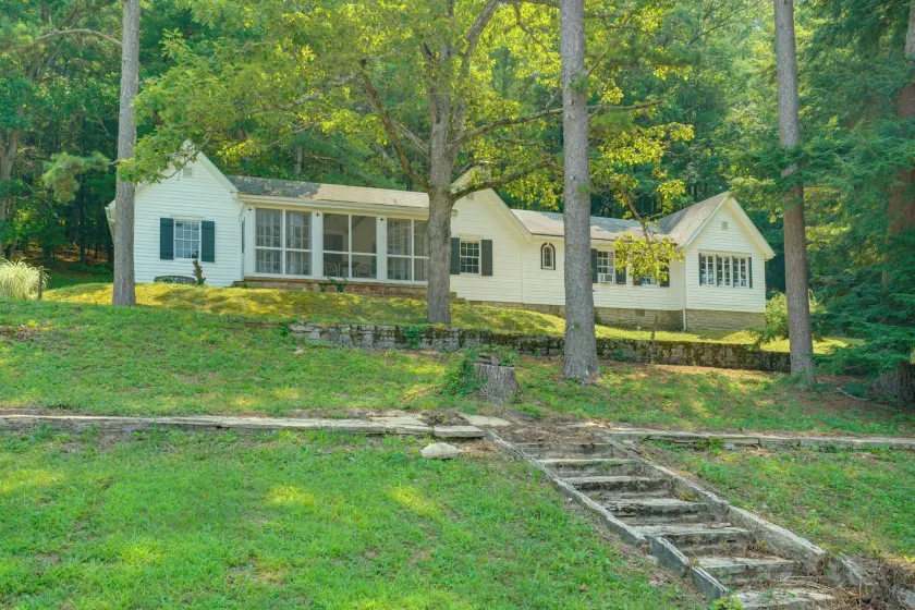 Saddle Up! Belleview Farm Stay w/ Pool & Stables - Image 1