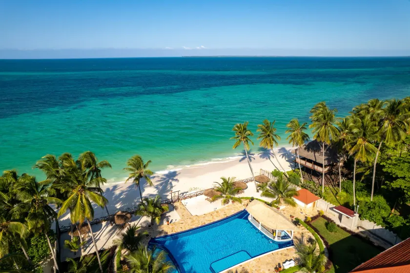 Sunny Palms Beach Bungalows - Image 1
