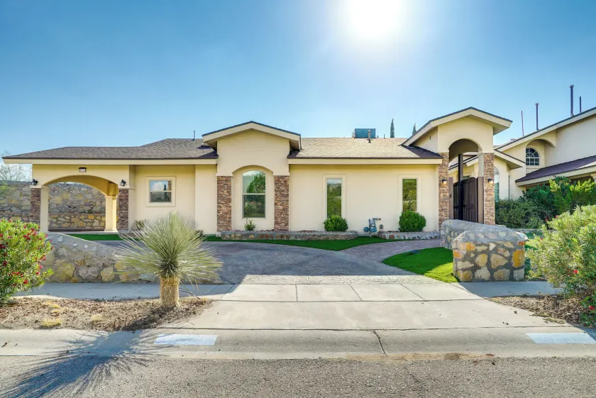 Unique El Paso Home w/ Patio ~ 1 Mi to The Shoppes - Image 1