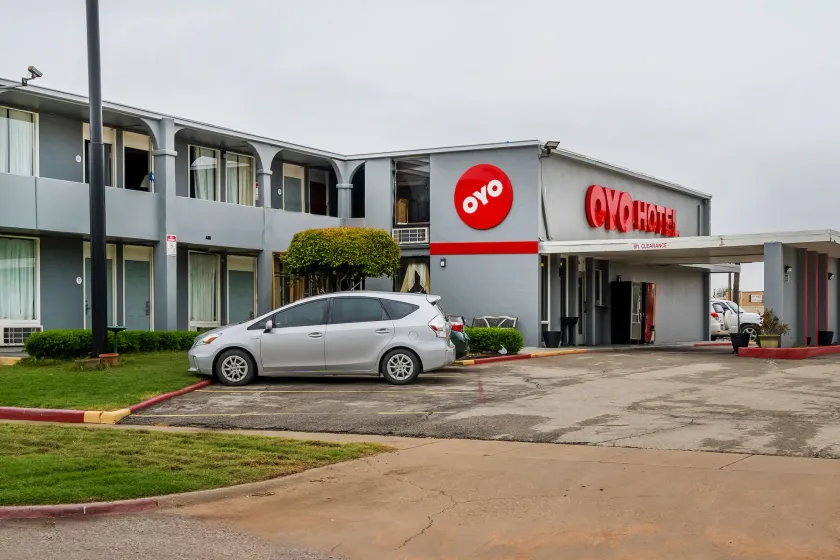 OYO Hotel Wichita Falls - Downtown - Image 1