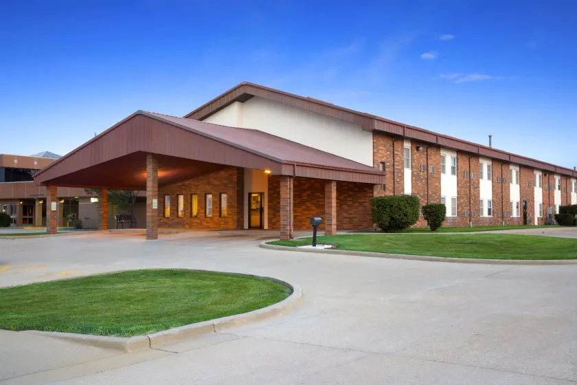 Super 8 by Wyndham Tuscola - Image 1