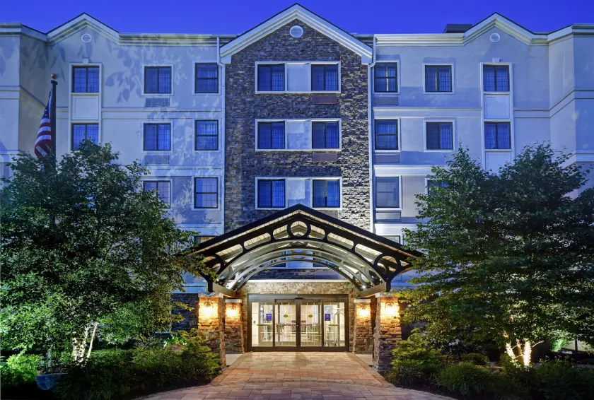 Homewood Suites by Hilton Eatontown - Image 1