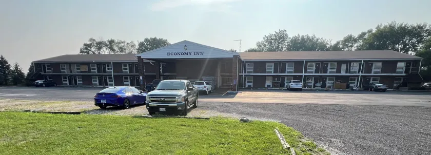 Economy Inn - Image 1