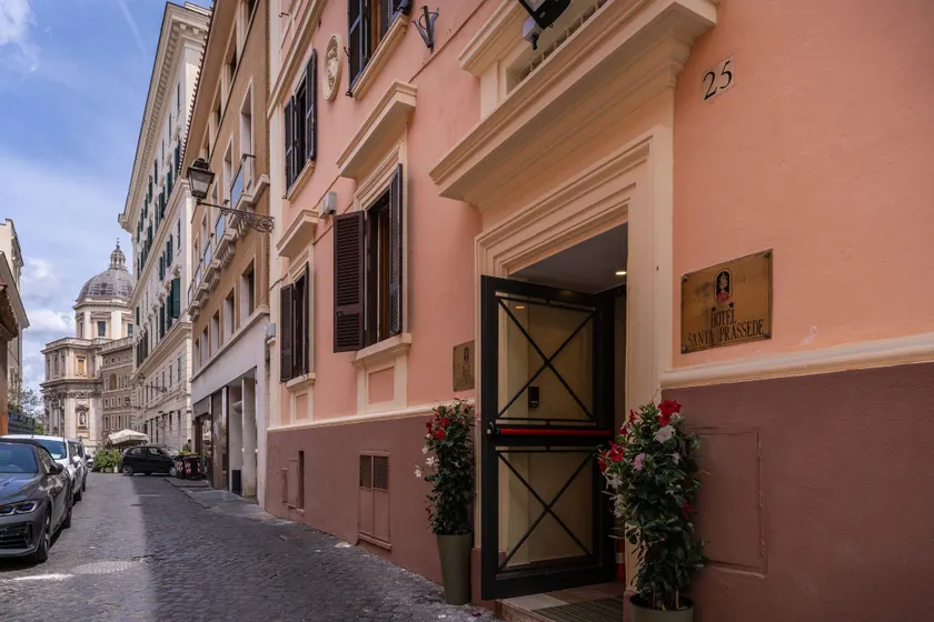 Hotel Santa Prassede - Image 1